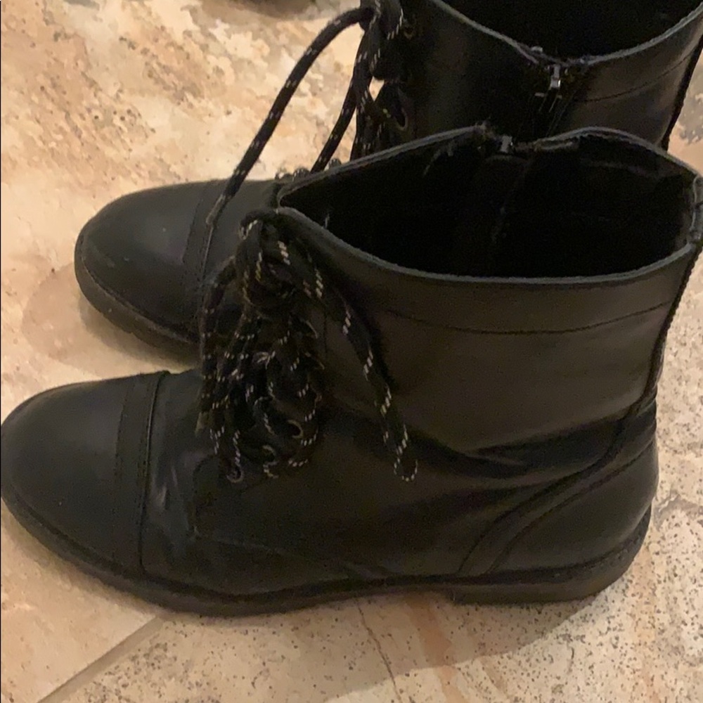 Combat boots
